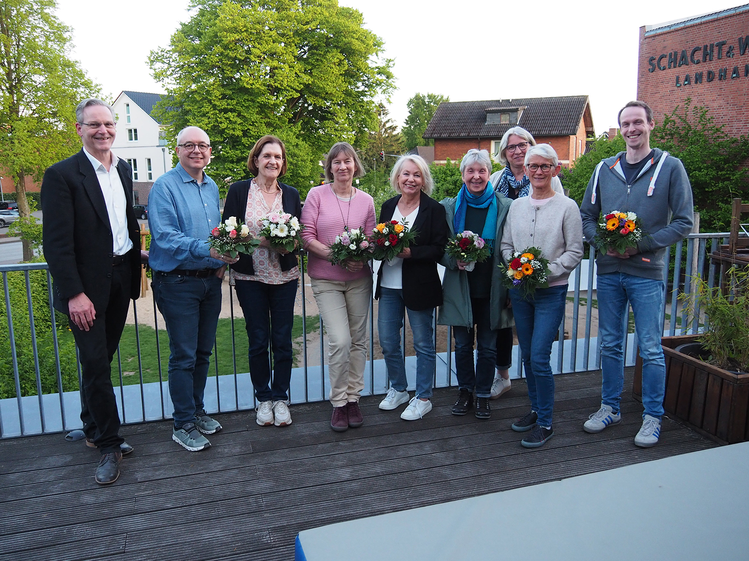 Mitglieder-alter-und-neuer-Vorstand Mitglieder des alten und neuen Vorstands